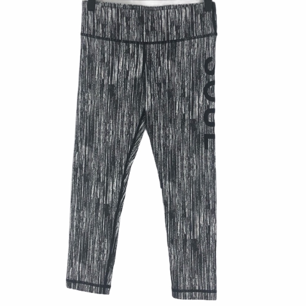 NWT SoulCycle Storm Capri. Size Small